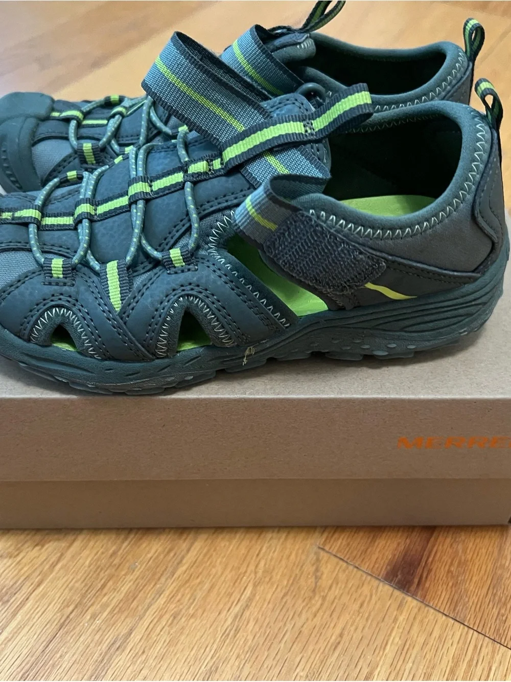 Kids Active Closed-Toe Sandals in Olive Green and Lime